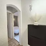 : 2 Pièces, 4 Couchages Avec Piscine Et Parking Inclus - Fr-1-226-556