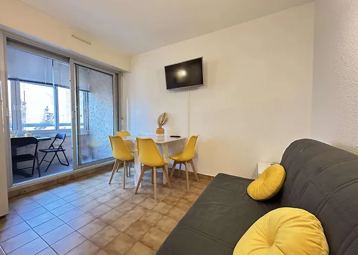 : 2 Pieces, 4 Couchages Avec Piscine Et Parking Inclus - Fr-1-226-556 Sainte-Maxime