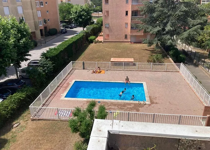 : 2 Pieces, 4 Couchages Avec Piscine Et Parking Inclus - Fr-1-226-556 Sainte-Maxime