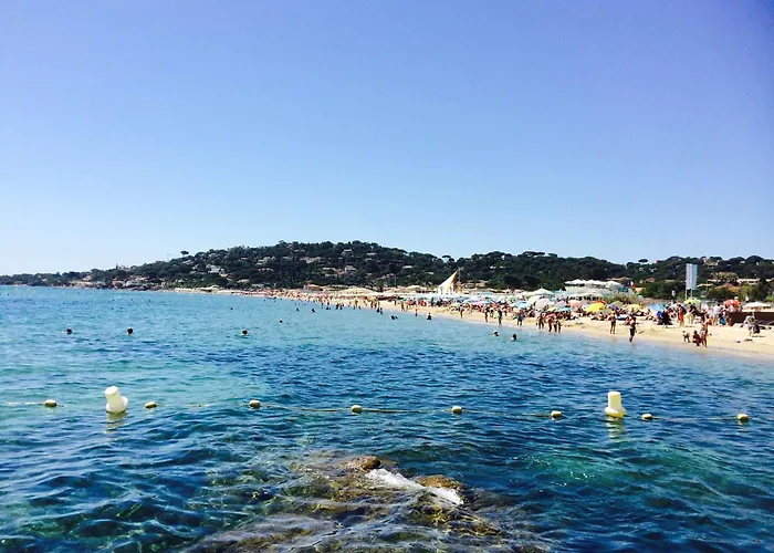 : 2 Pieces, 4 Couchages Avec Piscine Et Parking Inclus - Fr-1-226-556 Lägenhet *